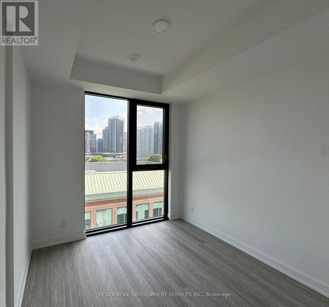 Building Photo - 699-699 Sheppard Ave E