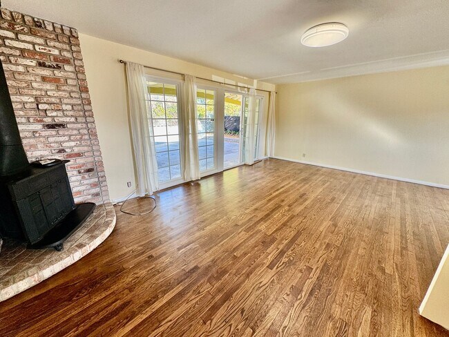 Foto del edificio - 4367 Nelson Dr