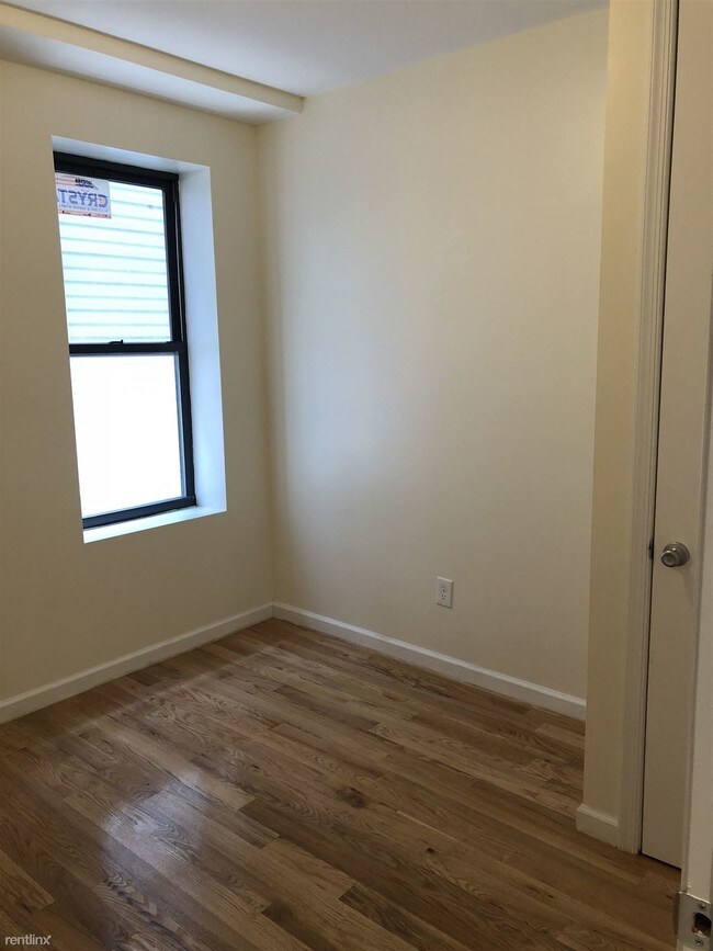 Building Photo - 3 br, 1.5 bath  - 622 Crescent St