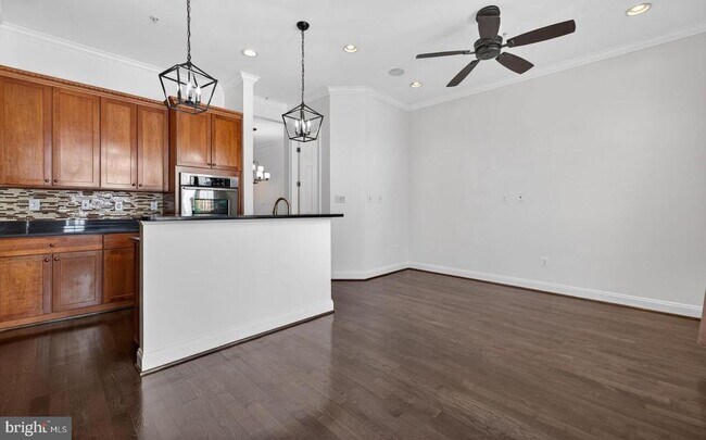 Foto del edificio - 593 Cedar Spring St