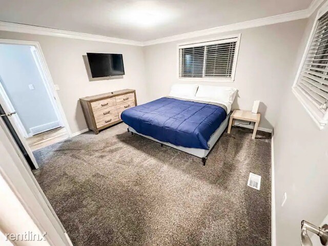 Foto del edificio - 5 br, 3 bath House - 2941 South 500 West