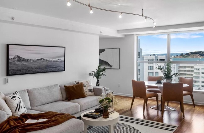 Building Photo - Contemporary Unit with High-End Features