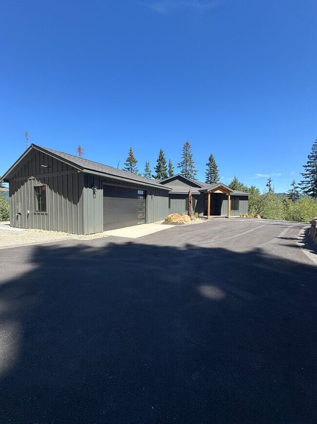 Foto del edificio - Luxury Rural Home Close to Town for Lease