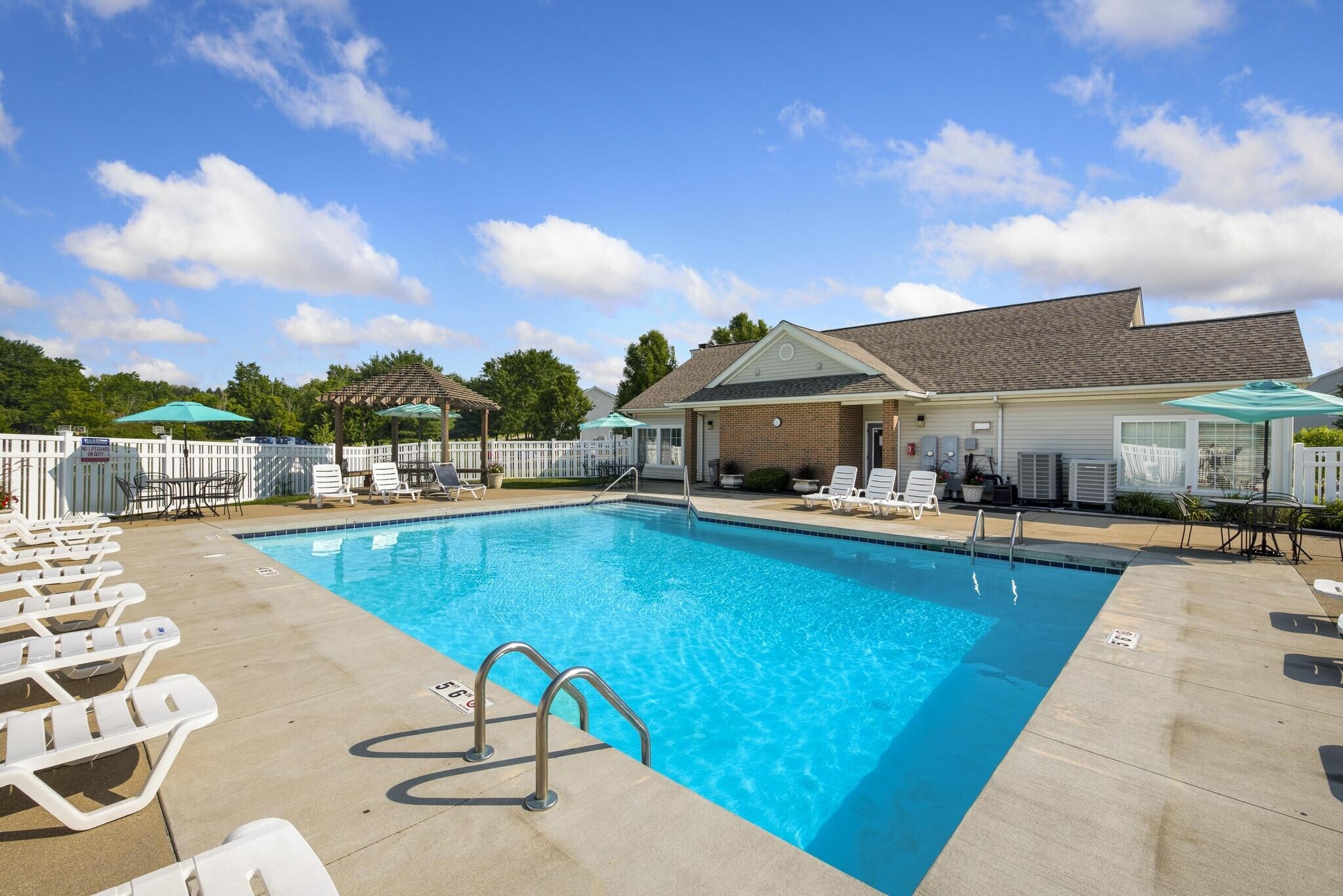 Columbia Woods Apartments – photo 3