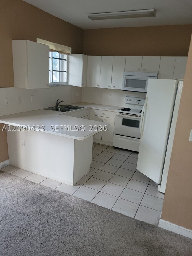 Foto del edificio - 2720 NE 3rd Dr