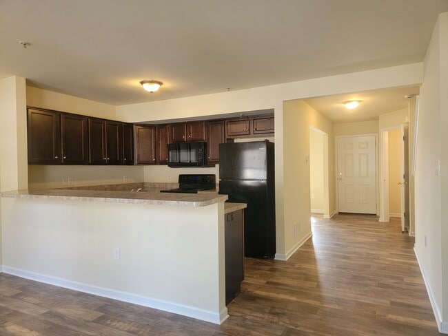 Building Photo - 118 Park Place Cir