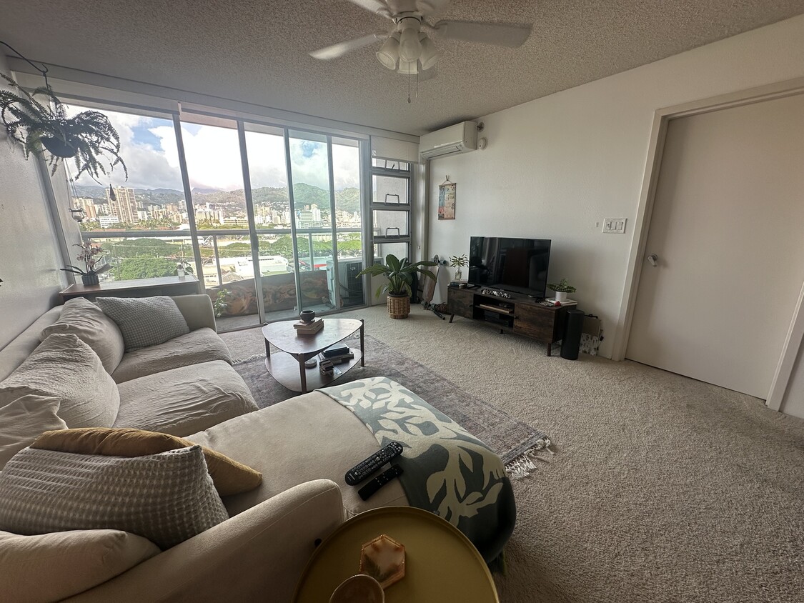 Livingroom - 1133 Waimanu St