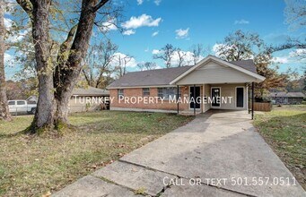 Building Photo - 5205 Wycliffe Dr