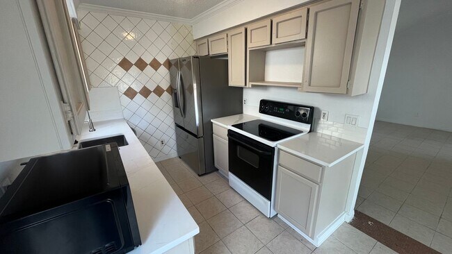 Building Photo - 9515 Aberdeen Way