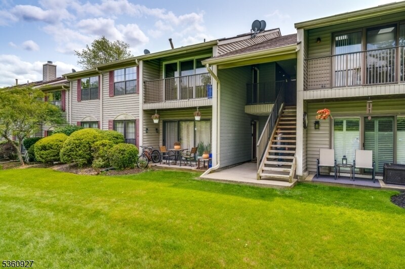 Primary Photo - 23 Taylor Dr