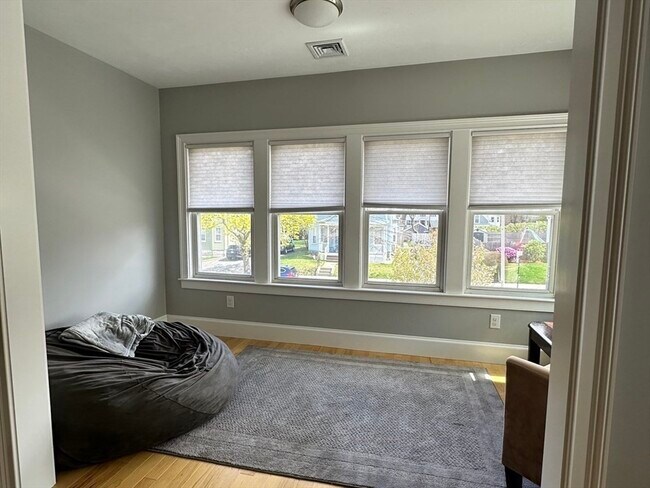 Foto del edificio - 61 June St