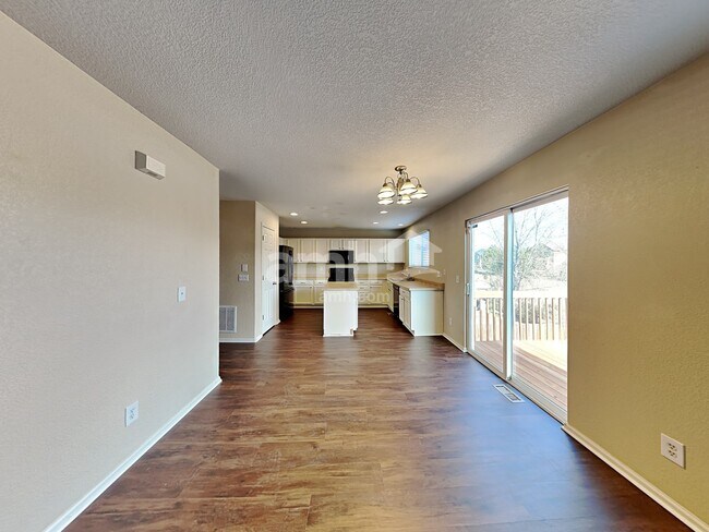 Foto del edificio - 15592 Olmsted Pl