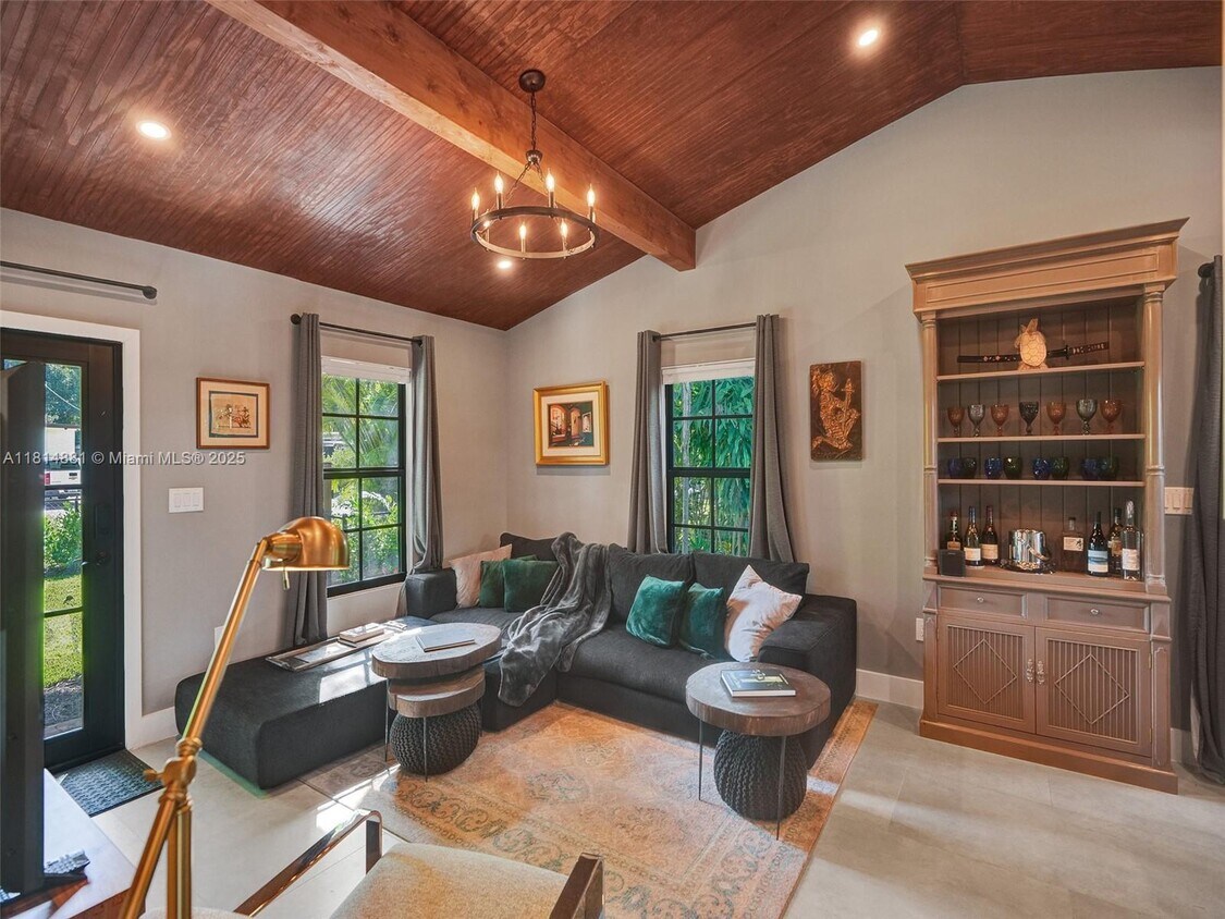Foto principal - 6401 SW 42nd Terrace