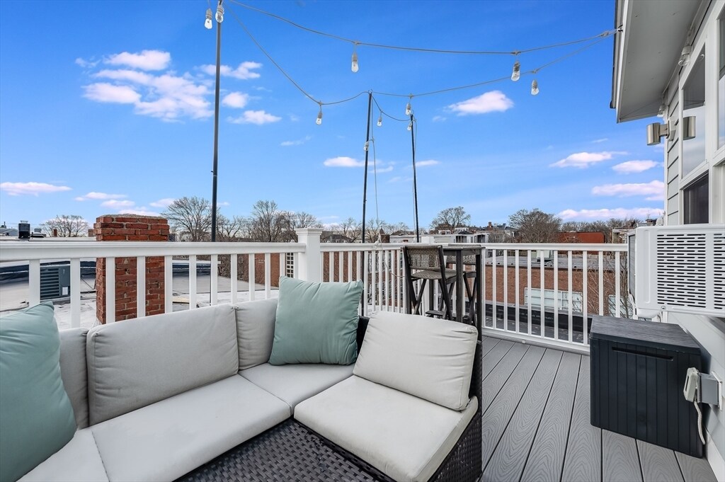 Foto principal - 64 O St