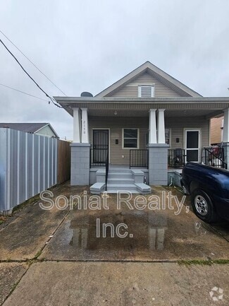Building Photo - 2150 Hope St