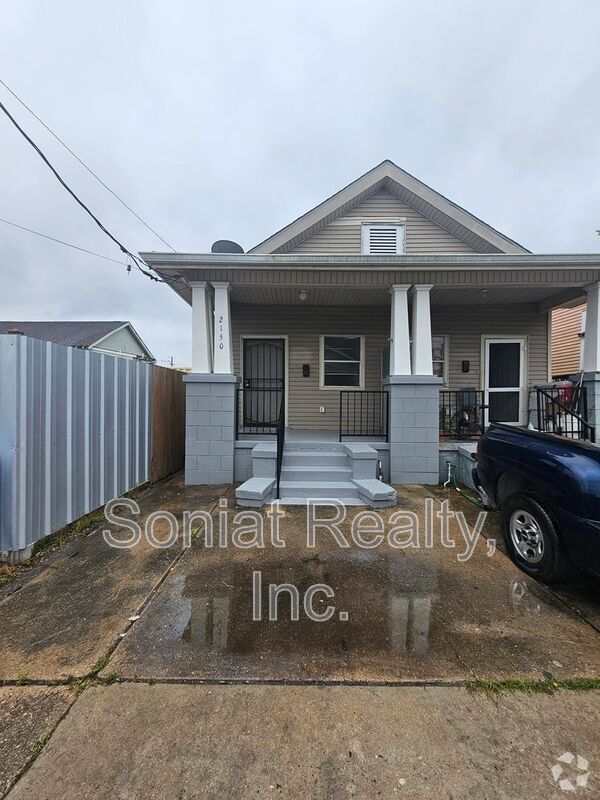 Building Photo - 2150 Hope St