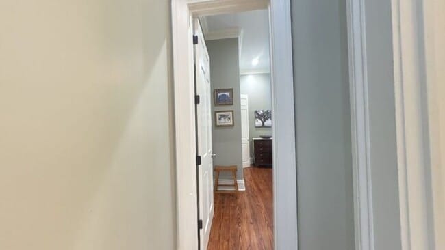 Building Photo - Discover this cozy and well-maintained 2-b...