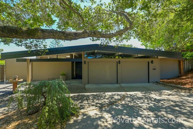 Foto del edificio - 748 Beechnut Ct