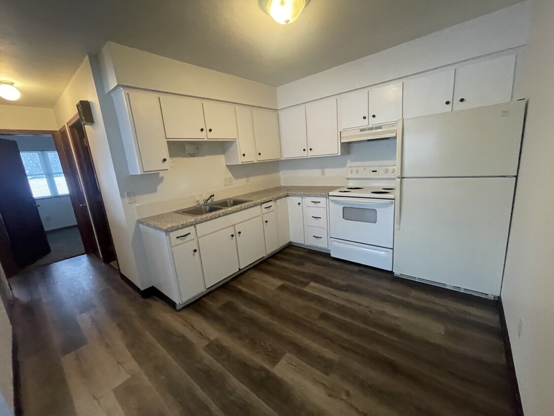 Foto principal - 20427 W Clark Ave #5