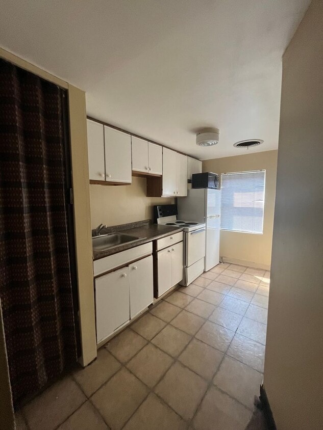 Primary Photo - 1309-11 South Street