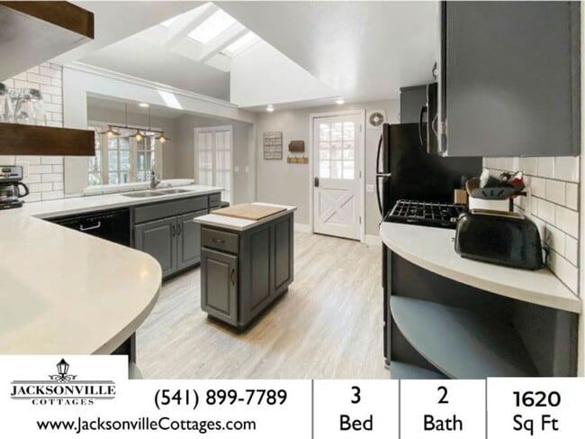 Foto del edificio - Garfield House: Furnished, Large private lot across from Golf Course $300 Utility Fee