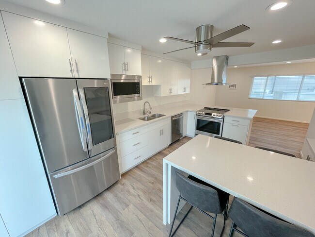 Building Photo - 2118 Carnegie Ln