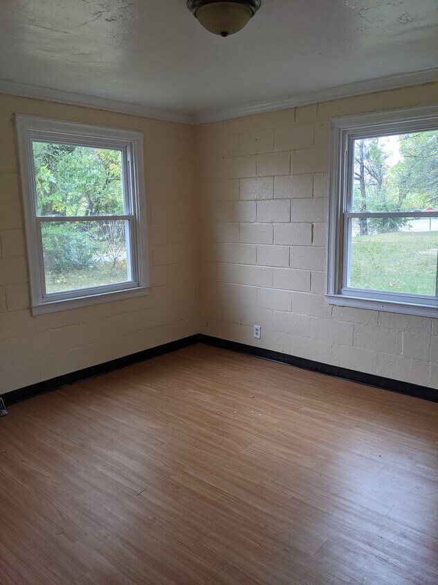 2943 Schofield Ave Unit 2943, Indianapolis, IN 46218 Apartments in