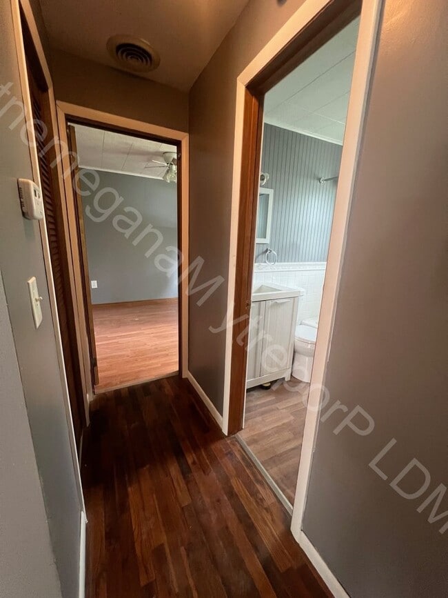 Building Photo - Country Oasis 3 bed 2 bath home