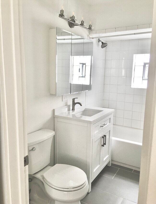 Foto del edificio - 3148 N Clifton Ave