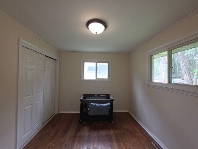 Foto del edificio - Move-In Ready Gem in the Heart of Forest Lake
