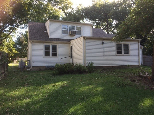 Building Photo - Beautiful home in Westboro! 2car attached ...