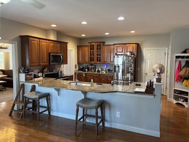 Foto del edificio - 420 Lake Forest Dr SE