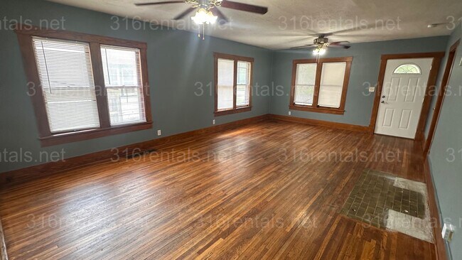 Foto del edificio - $1595 - 5 bed 2 bath - Single Family Home ...