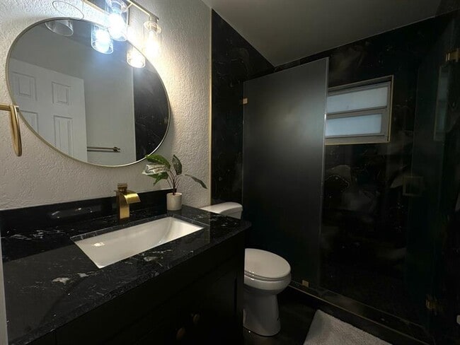 Foto del edificio - 1682 NE 146th St