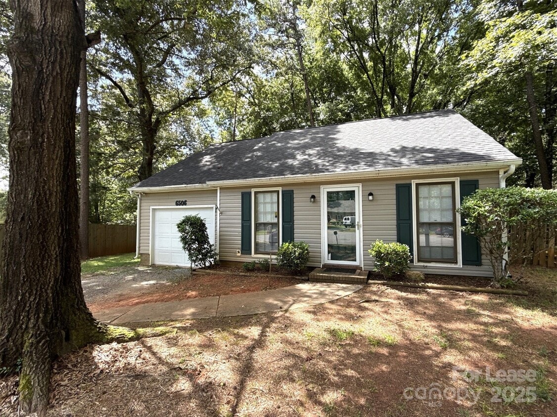 Primary Photo - 6506 Doubletree Dr