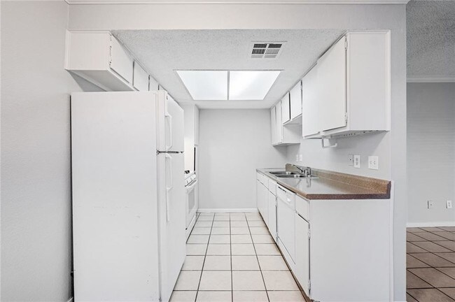 Foto del edificio - 1111 Sunrise Rd