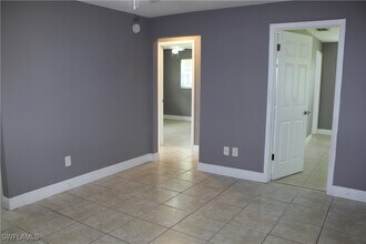 Building Photo - 334 Cape Coral Pkwy W
