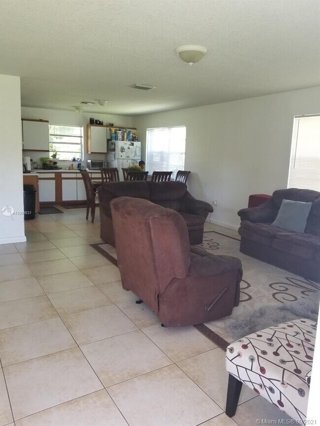 Building Photo - 4089 SW 52nd St