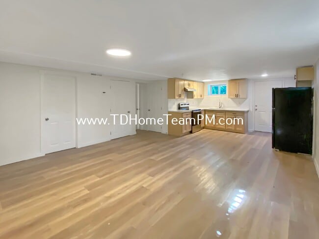 Foto del edificio - Charming 2-Bedroom Ground Floor Duplex wit...