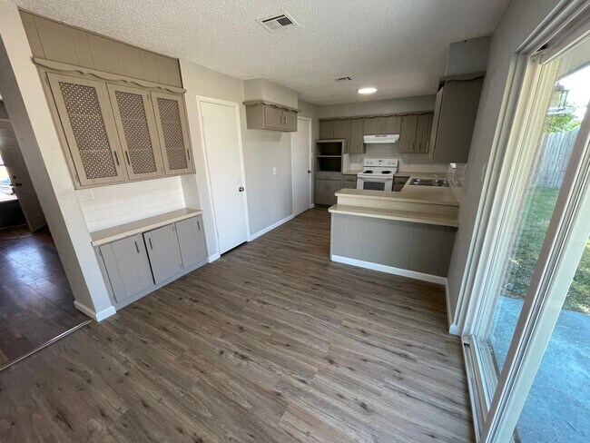Foto del edificio - 6929 SW Delta Ave