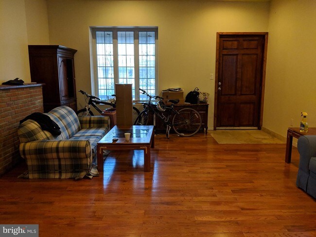 Foto del edificio - 4818 Cedar Ave
