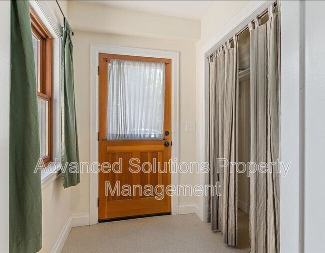 Photo - 122 C St E Apartment