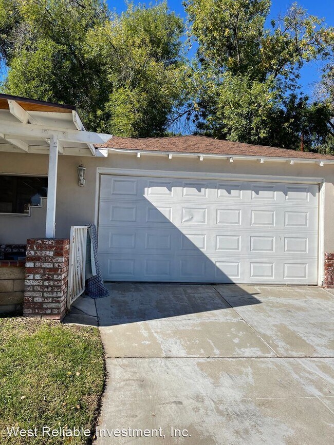 Building Photo - 3 br, 1 bath House - 800 West Marshall Blvd