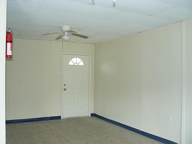 Building Photo - 2217 Leaman Ave