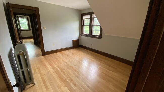 Dormitorio 1 - 2143 N 67th St