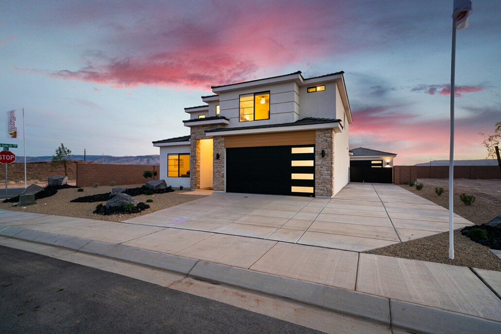 Foto principal - 6068 S White Trails Dr