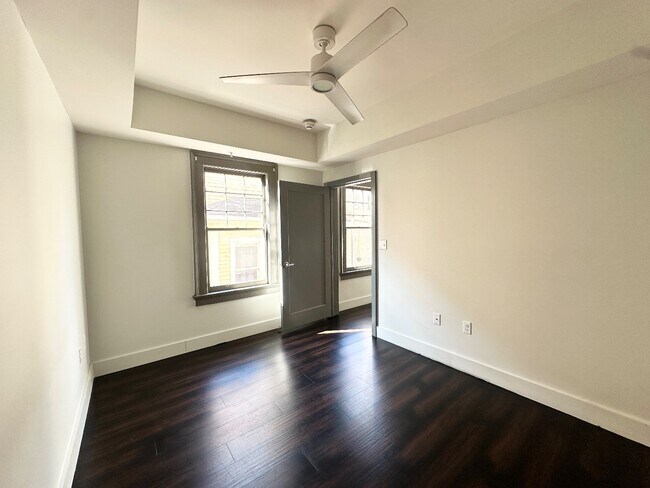 Foto del edificio - Modern 1-Bed Near Tulane/City Park with In-Unit Laundry & Off-Street Parking