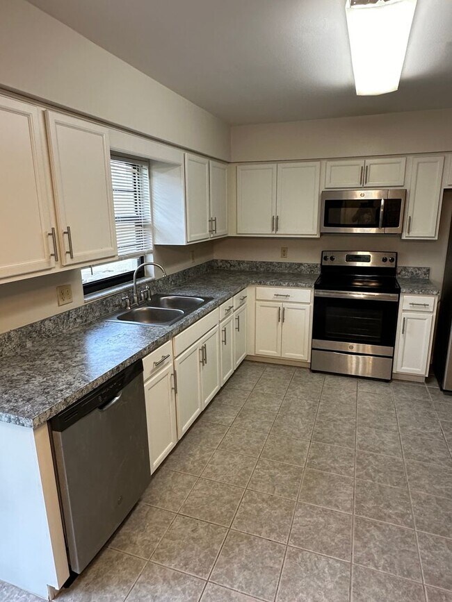 Foto del edificio - MOVE IN SPECIAL- Lovely 2/2 Duplex Home fo...