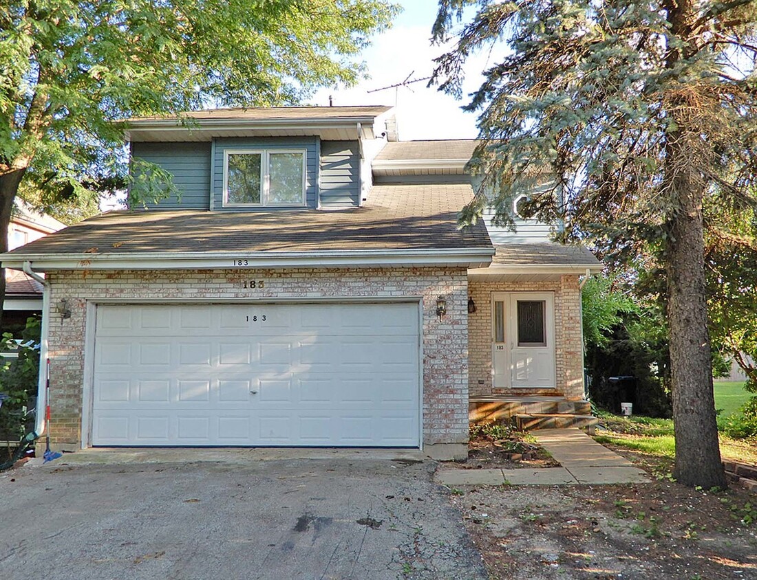 Foto principal - 183 W Algonquin Rd