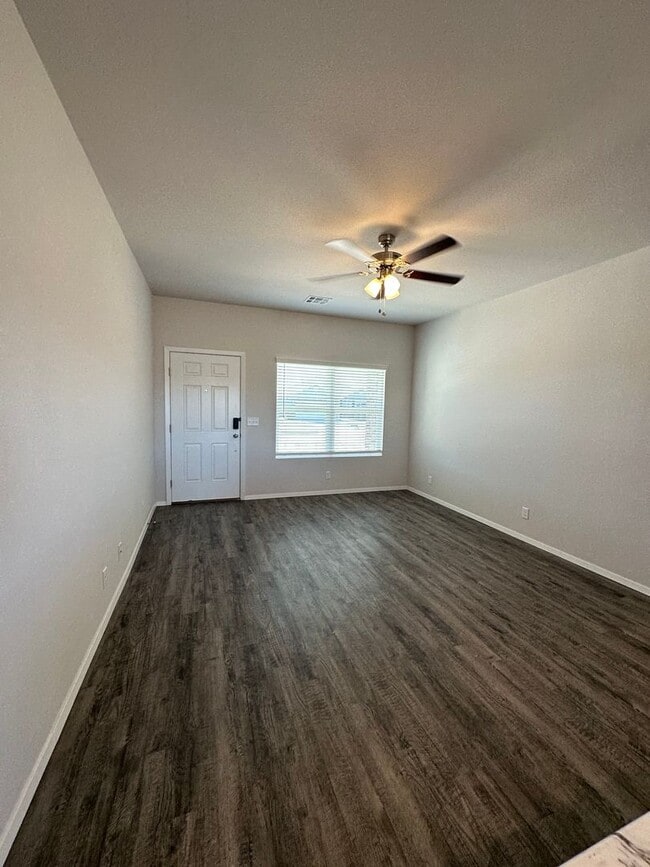 Building Photo - MOVE-IN READY — Cozy 3-Bedroom | 2-Bath Home in Broken Arrow